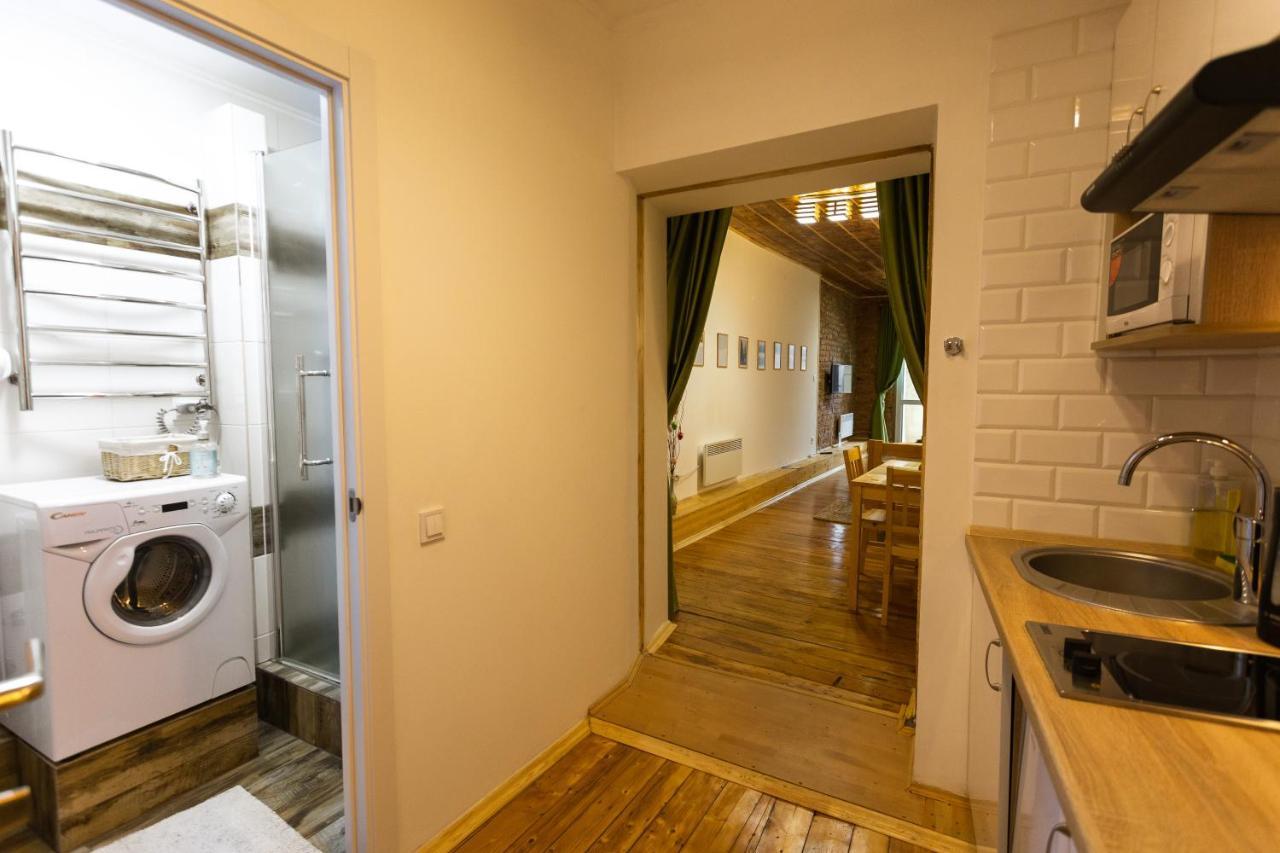 Peaceful Studio On Rynok Square Leópolis Exterior foto